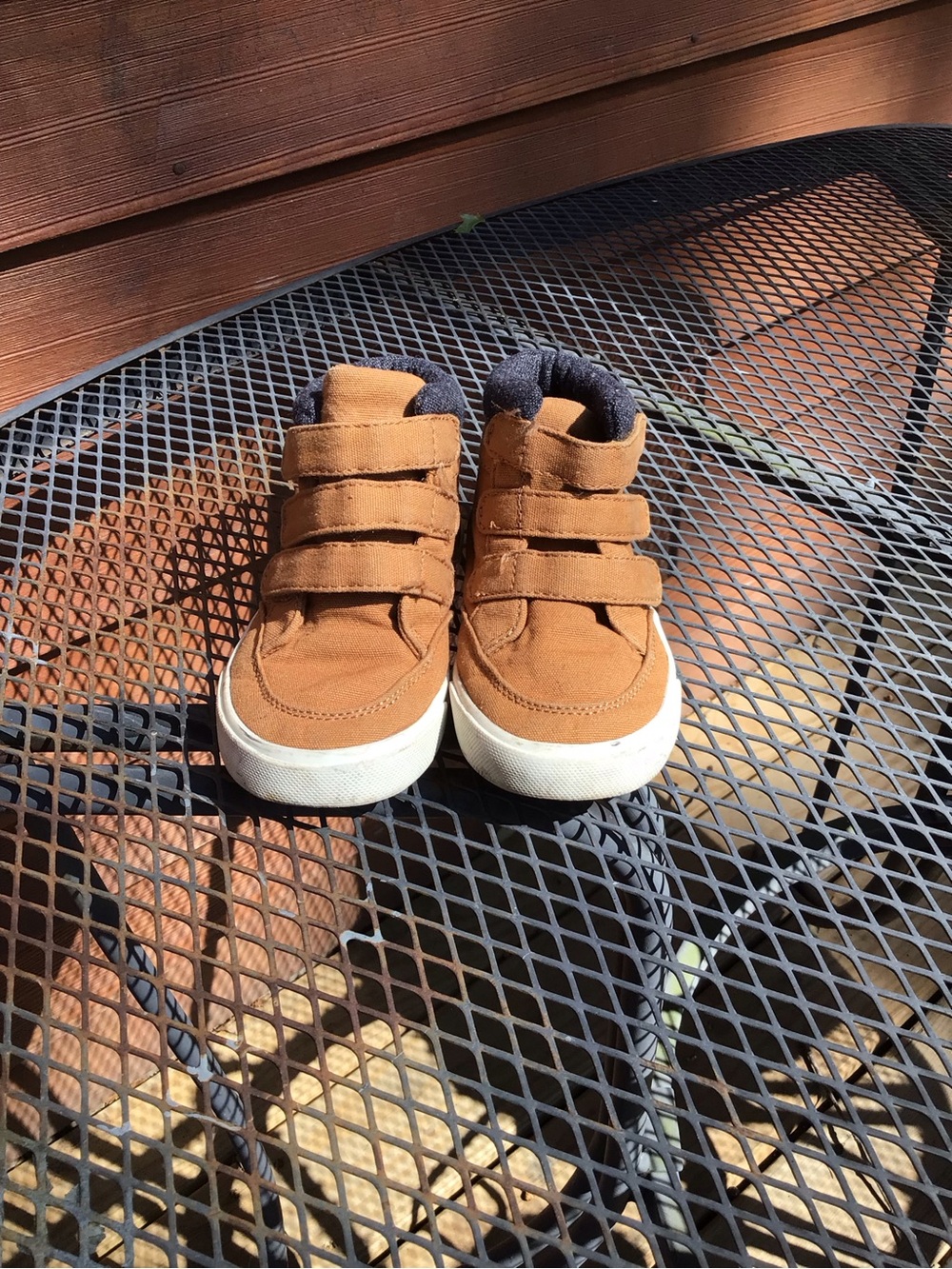 Kids High-Top Velcro Sneakers in Brown